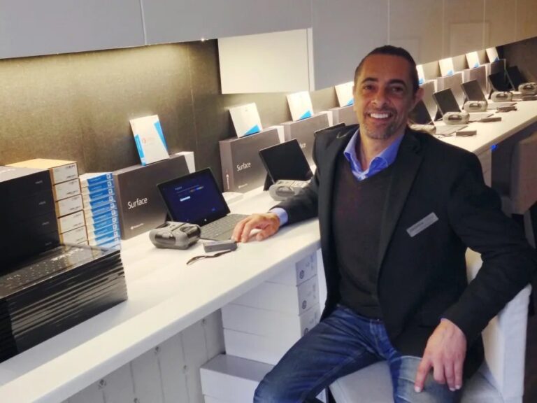 Cyril Porselanda in office